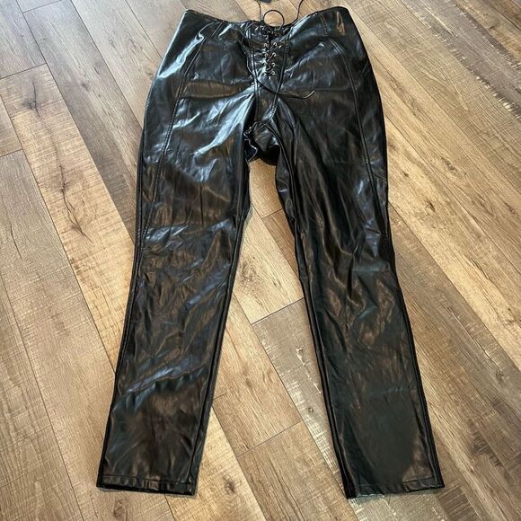 Pretty little things Shape Black PU Lace Up Bum Contour Straight
Leg Pants size - Picture 1 of 8
